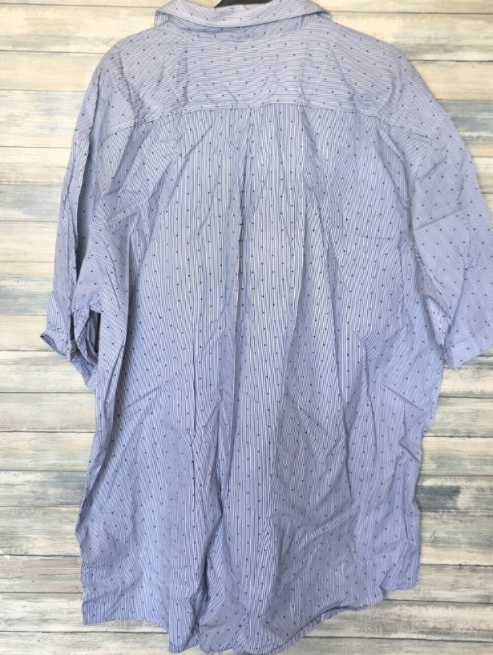 Relaxed Light Blue Short-Sleeve Button-Down Shirt - Picture 5 of 5